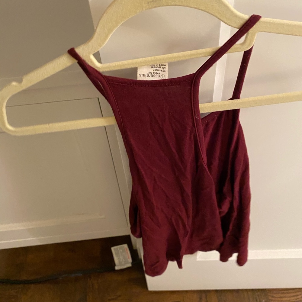 Maroon tank! - Picture 3 of 4